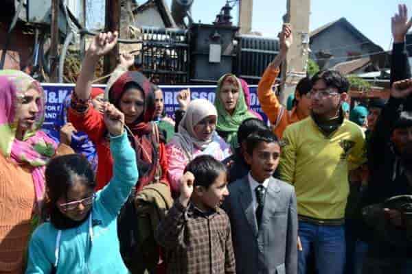 Families of ex-militants in Srinagar protesting against the arrest of Liyaqat Shah, an ex-militant who was arrested by Delhi police, when he was on way to Kashmir to surrender. Photograph by Zuhaib Mohammad Khan