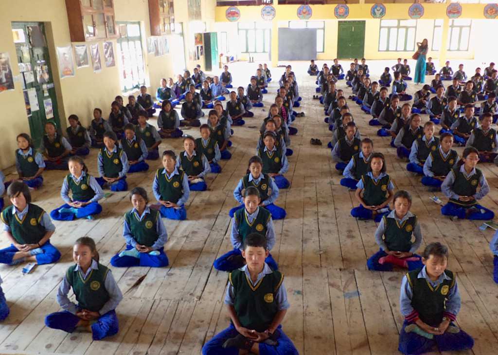 Students in Ladakh practicing Falun Dafa exercises (minghui.org)