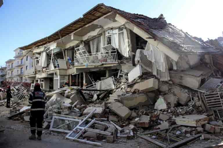 Fifth massive earthquake strikes Turkey as death toll reaches 5000