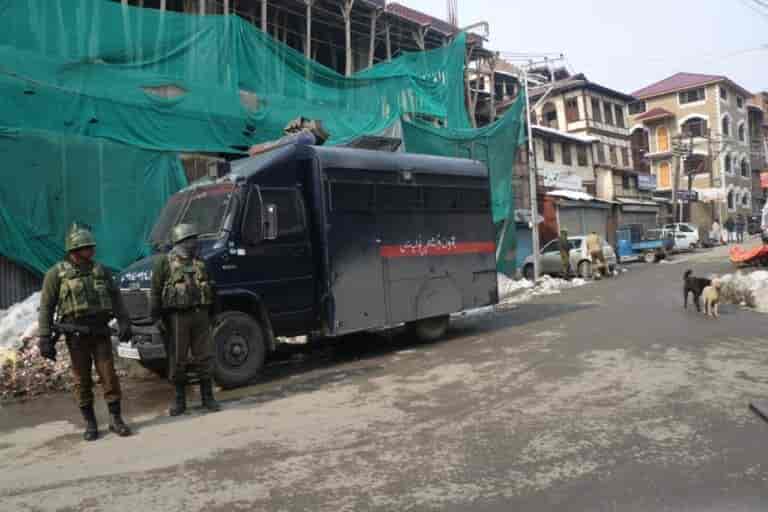 Gawkadal Massacre: Srinagar areas shutdown, Mayor expresses sympathy with families