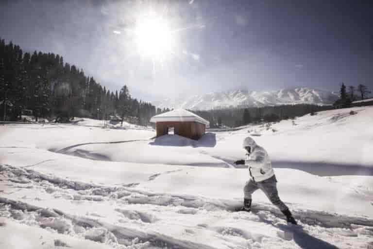 Gulmarg colder than Drass as mercury settles below freezing point in Kashmir