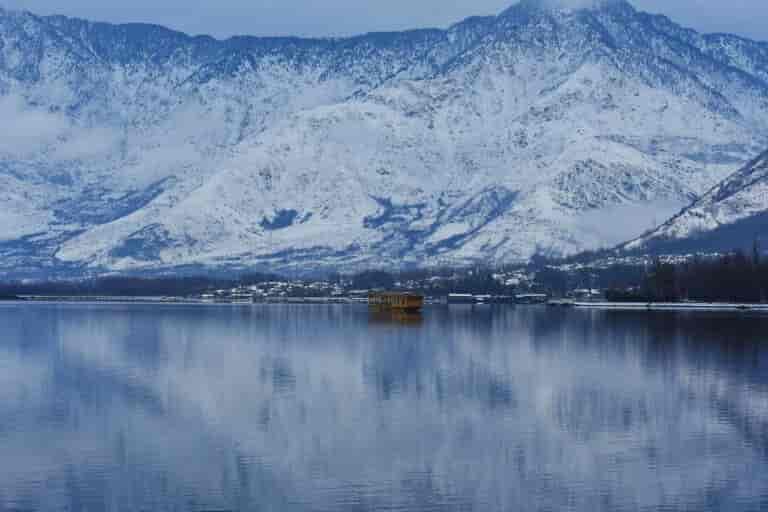 Kashmir risks rapid glacial meltdowns, floods as mercury rises early