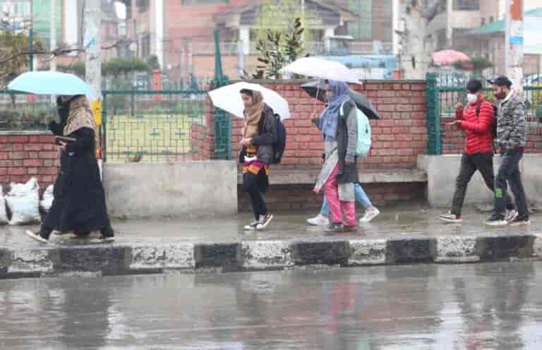 MeT forecasts wet spell from May 3-5 in Kashmir