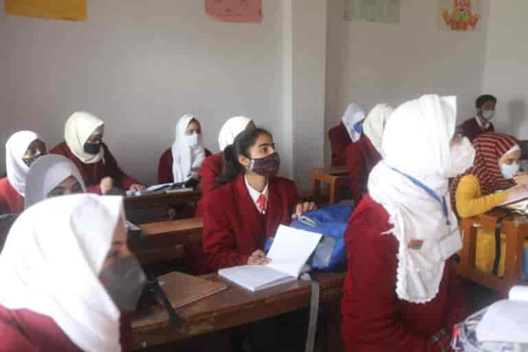 J-K: Edu Dept to distribute sanitary napkins to students of 8-12 standard