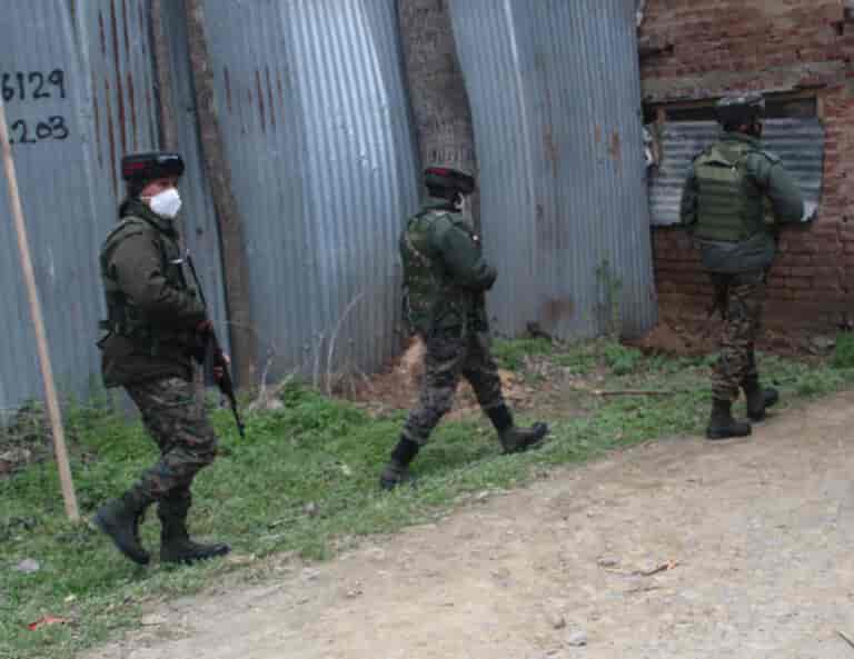 In Rajouri, exchange of fire between militants and forces resumes after 9 days