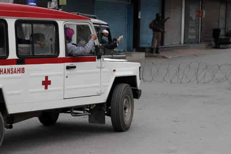 Govt imposes strict weekend lockdown in Srinagar, other districts