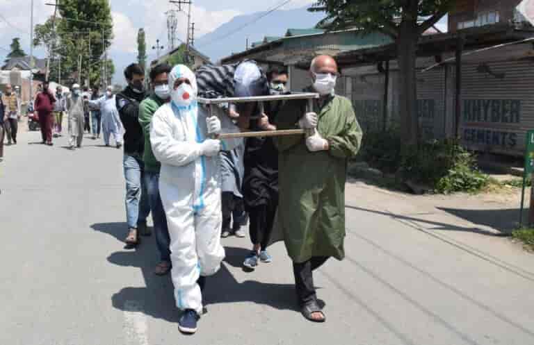 J-K reports 14 deaths and 585 fresh Covid cases