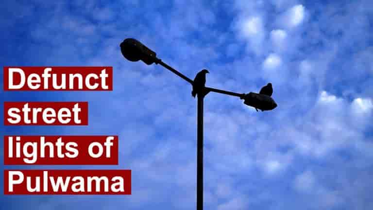 Watch | Defunct street lights of Pulwama town