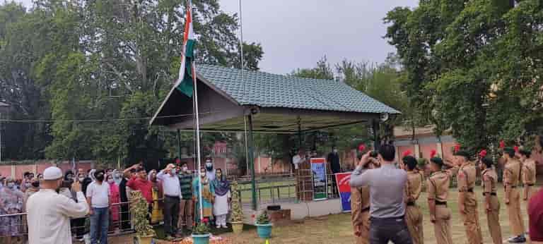 School - I Day - srinagar