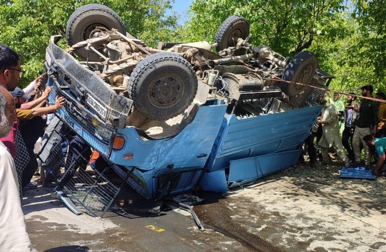 2 persons killed, 12 injured in Rajouri road accident