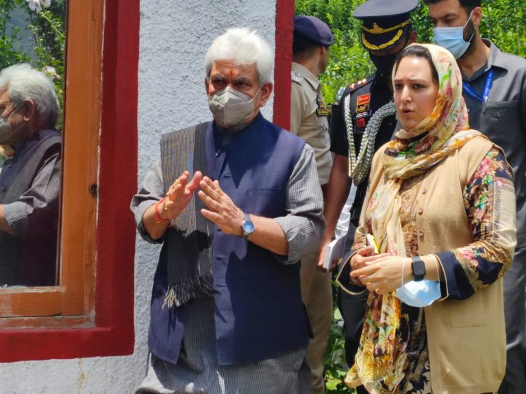 LG Sinha visits slain cop’s family in Baramulla