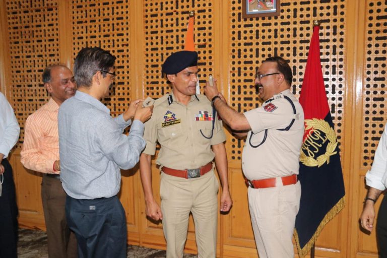 IGP Kashmir Vijay Kumar takes charge as ADGP