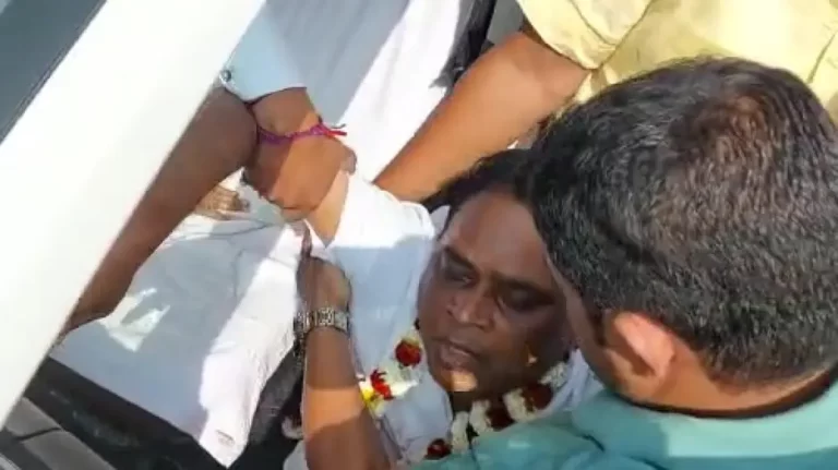 Odisha health minister, shot at by policeman, dies