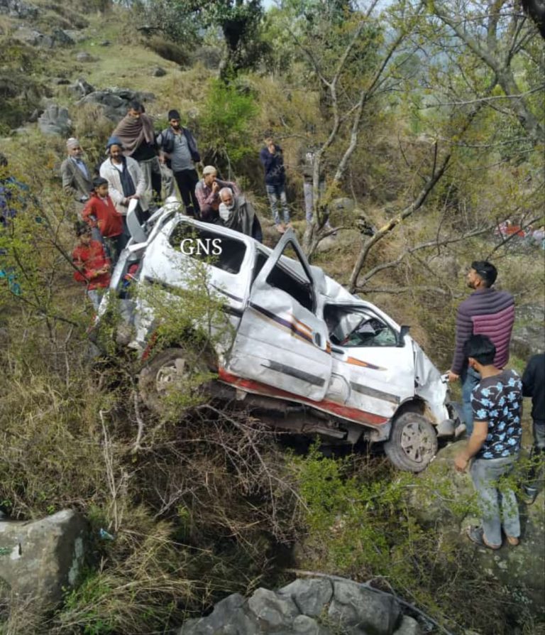 13 minor students among 14 injured as Eco Van falls into gorge in Poonch
